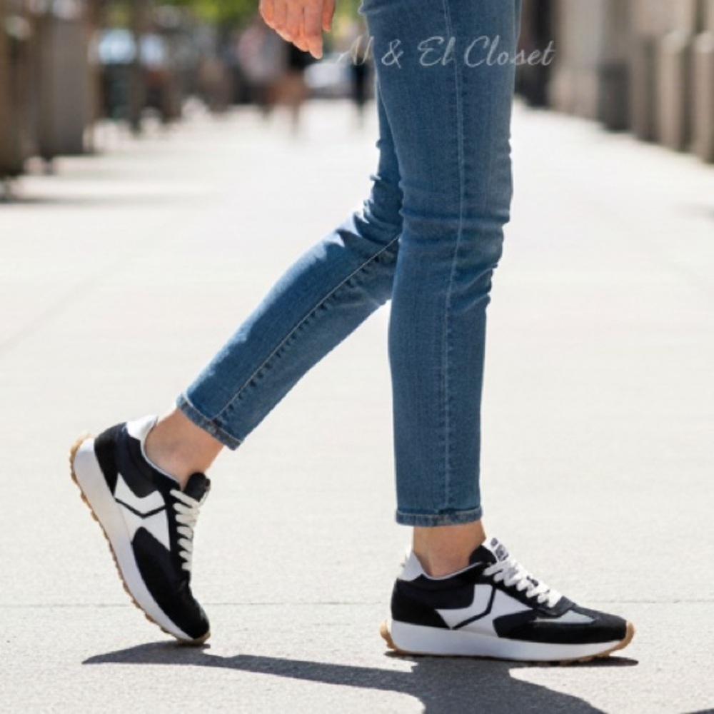Steve Madden Kendrix Black White Lace-Up Sneakers Women’s Sz 9 New With Box